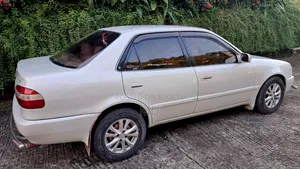 Toyota Corolla Sedan 1999 Pearl