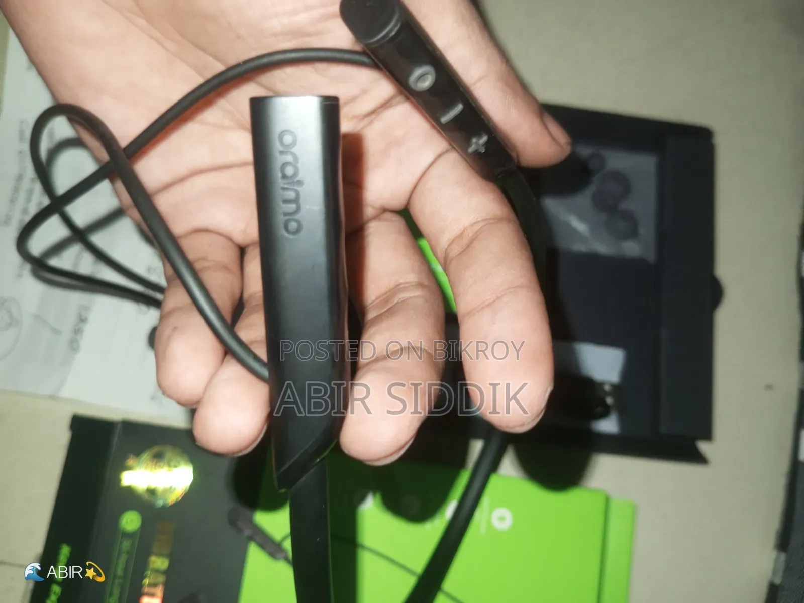 ওরাইমো নেকব্যান্ড