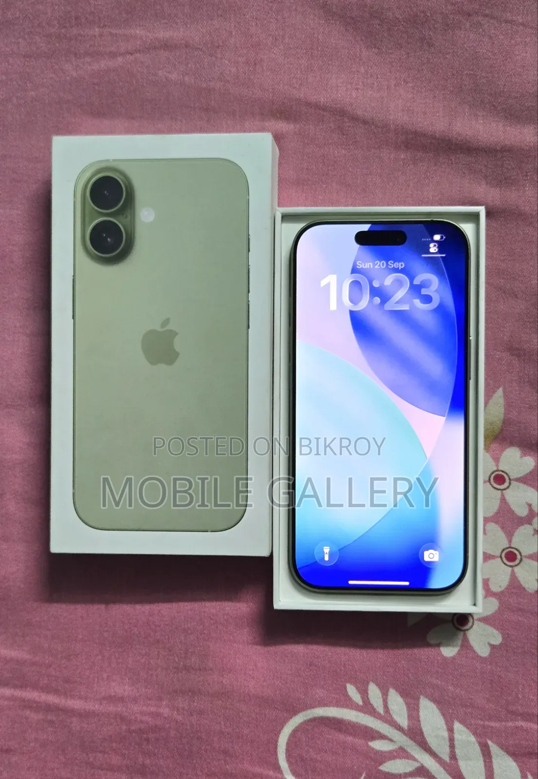 New Apple iPhone 17 256 GB Green