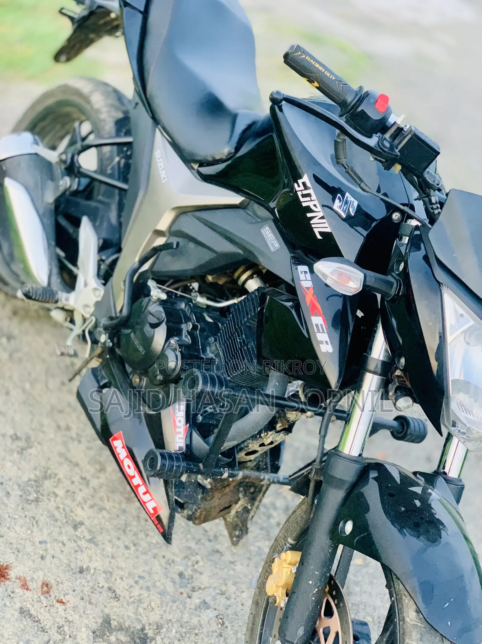 সুজুকি জিক্সার ২০২৫ ব্ল্যাক