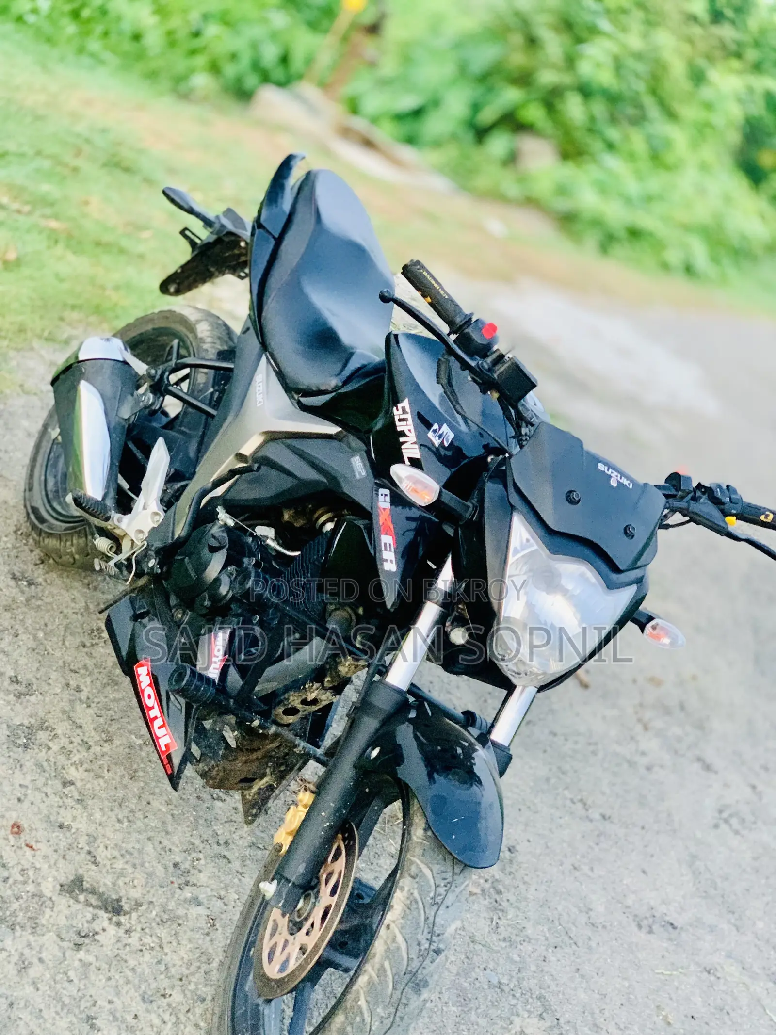 সুজুকি জিক্সার ২০২৫ ব্ল্যাক