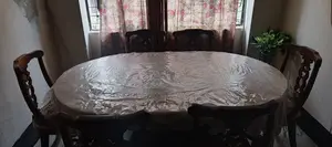 ডাইনিং টেবিল
