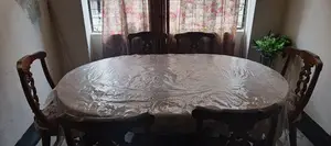 ডাইনিং টেবিল