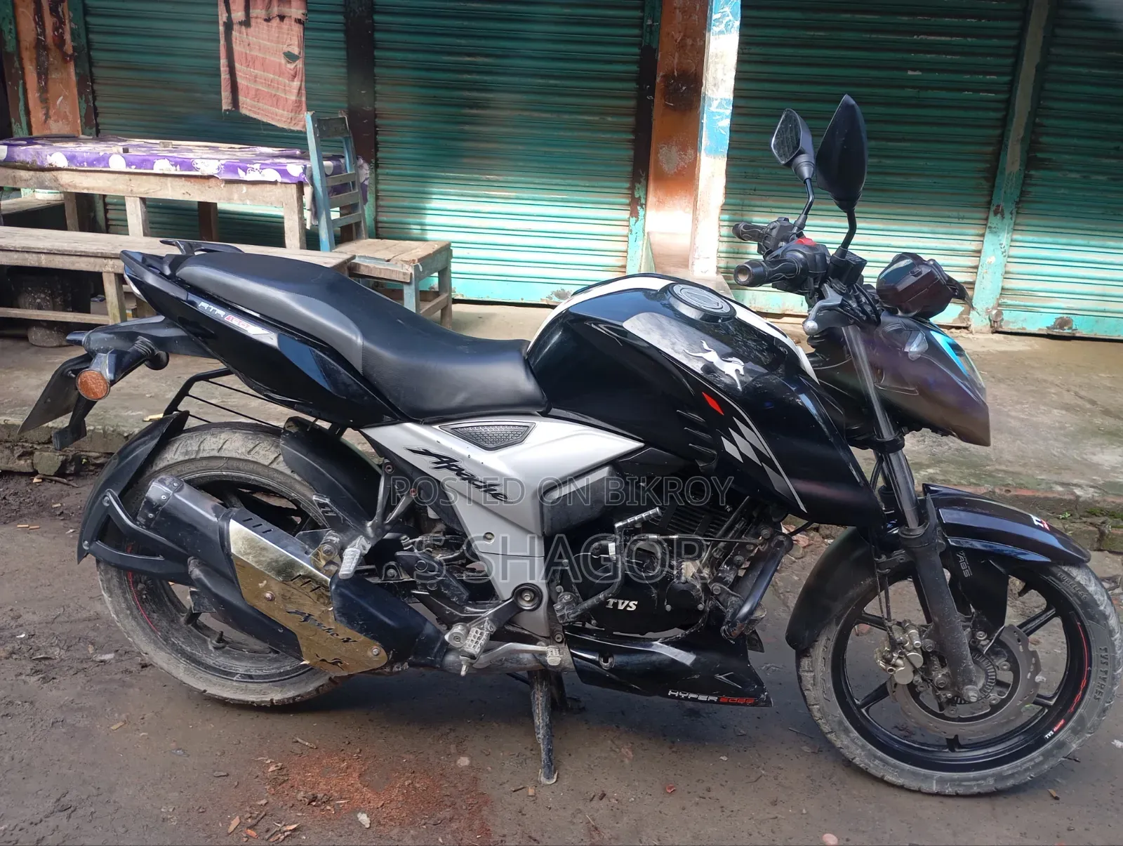 টিভিএস আপাচি ১৬০ ৪ভি ২০২৩ কালো