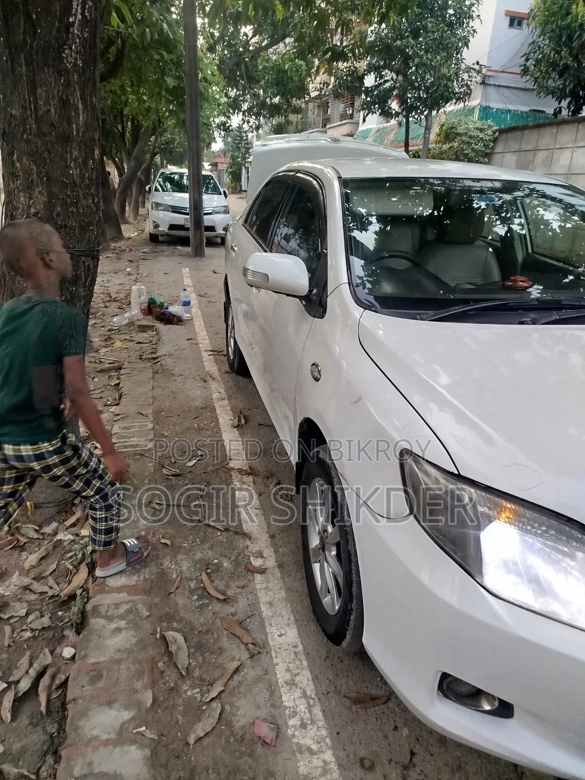 টয়োটা অ্যাক্সিও ২০১১ হোয়াইট