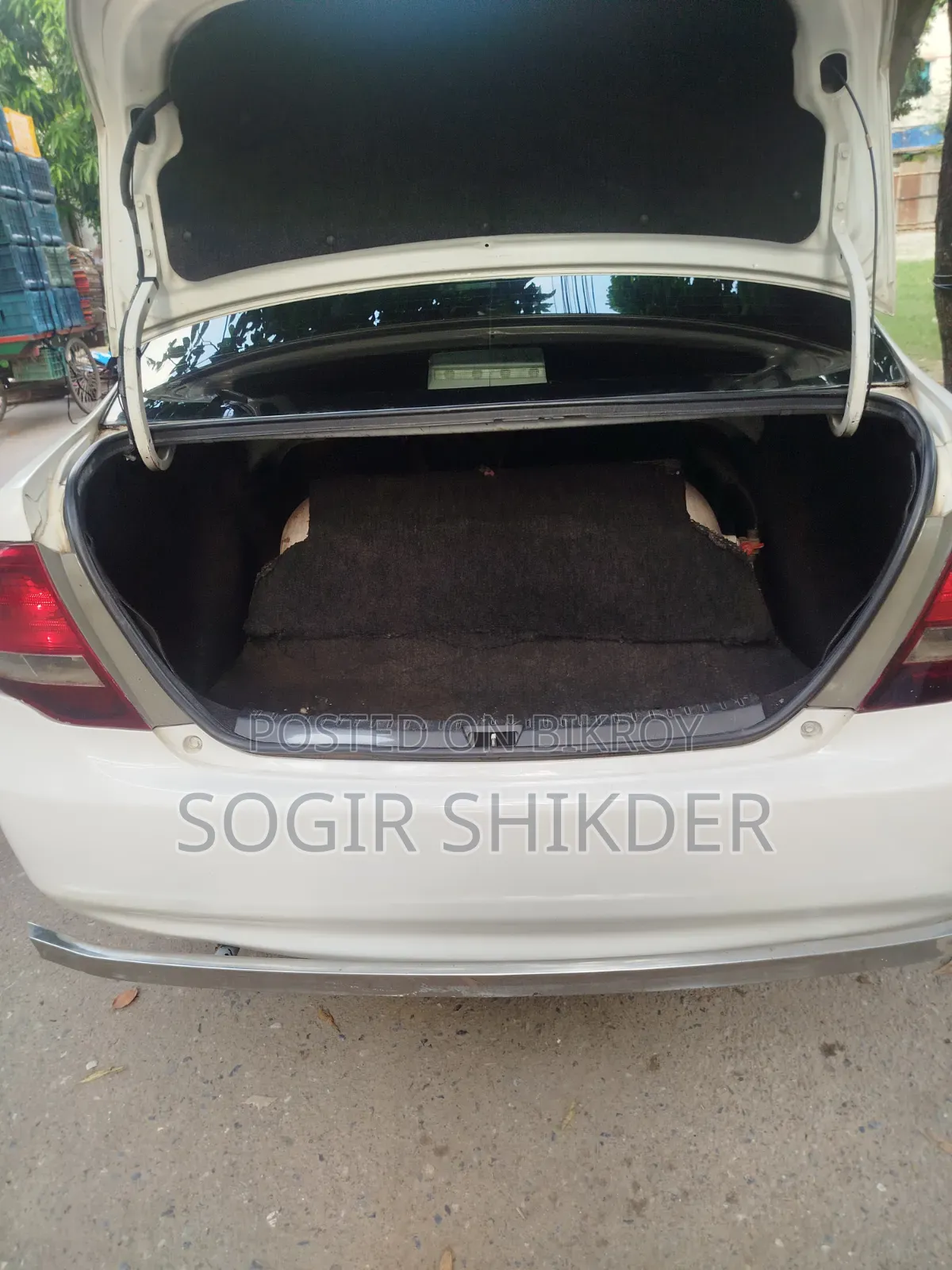 টয়োটা অ্যাক্সিও ২০১১ হোয়াইট
