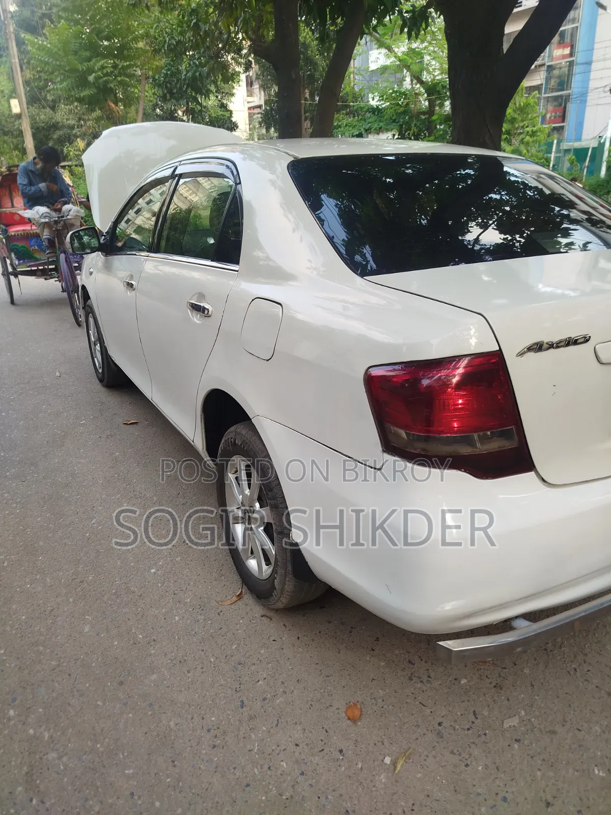 টয়োটা অ্যাক্সিও ২০১১ হোয়াইট
