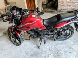 হিরো হাংক ১৫০ ২০১৭ লাল