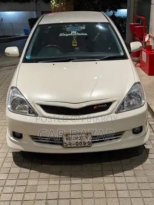 টয়োটা অ্যালিওন ২০০৪ সাদা