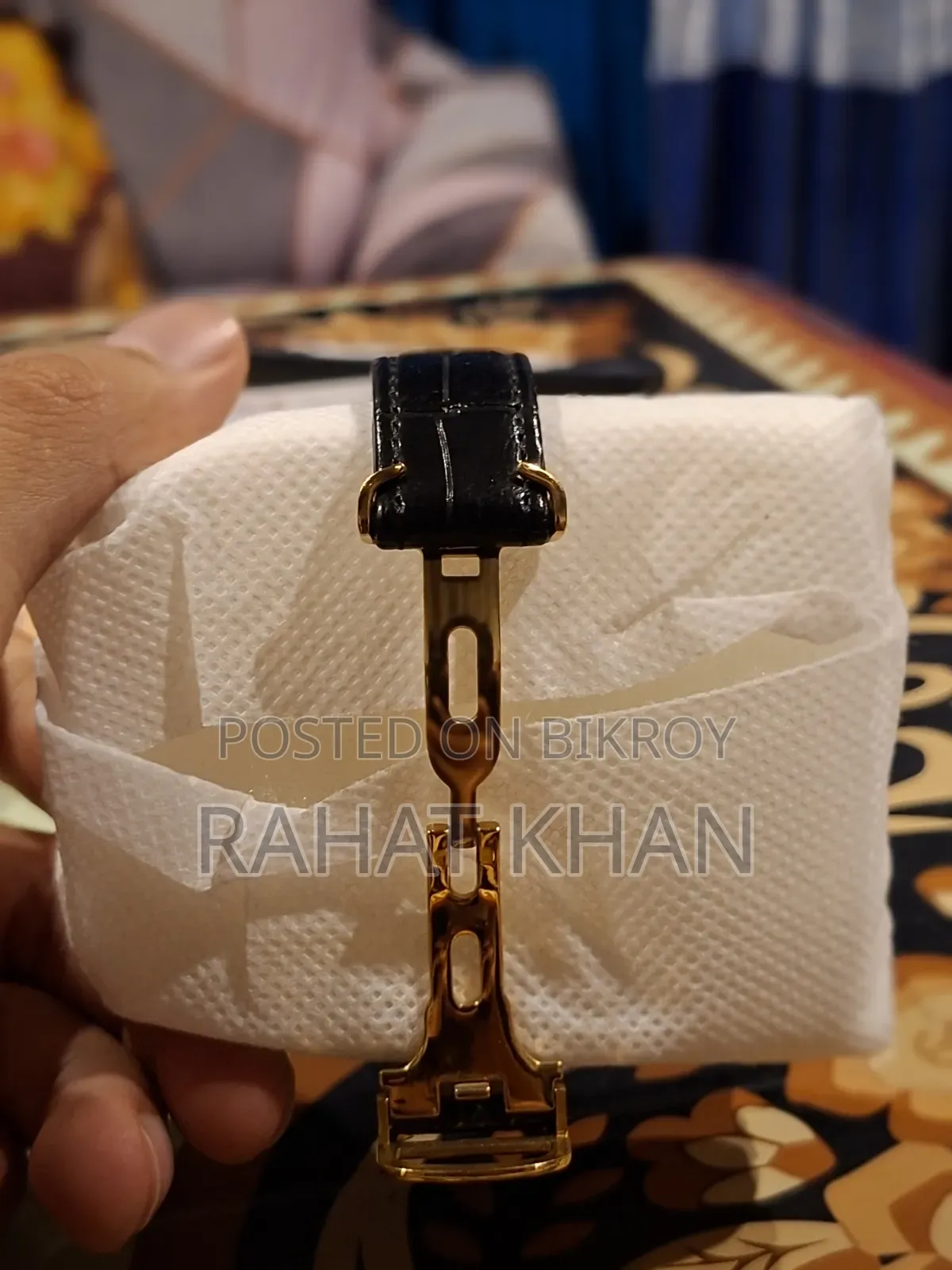 এলিগ্যান্ট রেকট্যাঙ্গুলার ড্রেস ওয়াচ – কার্টিয়ার-স্টাইল ⌚️