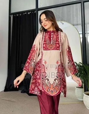চিক অ্যান্ড স্লিক ম্যজোলিকা প্রিন্ট