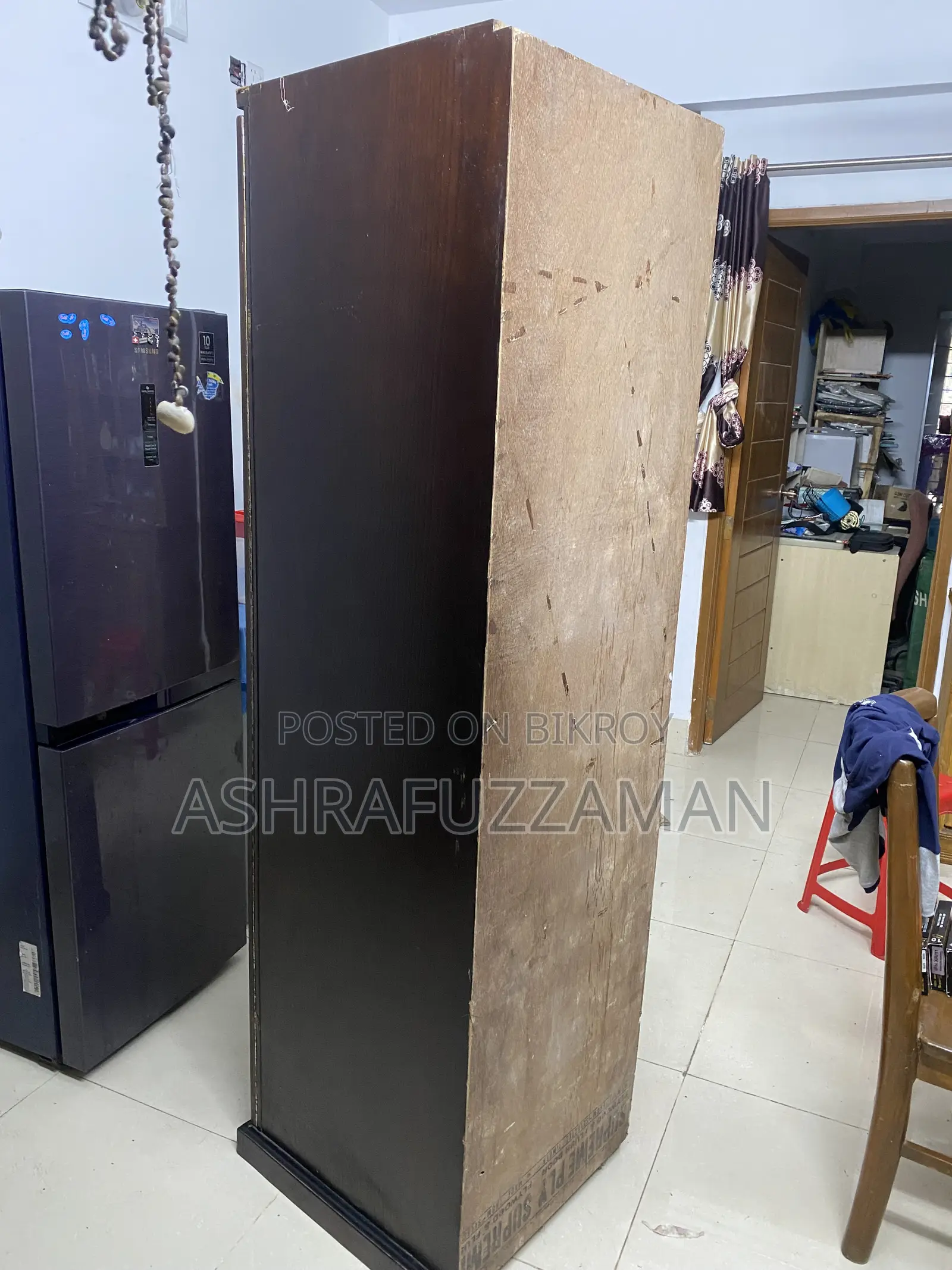 Single Almirah for Keeping Clothes