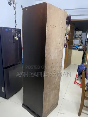 Single Almirah for Keeping Clothes