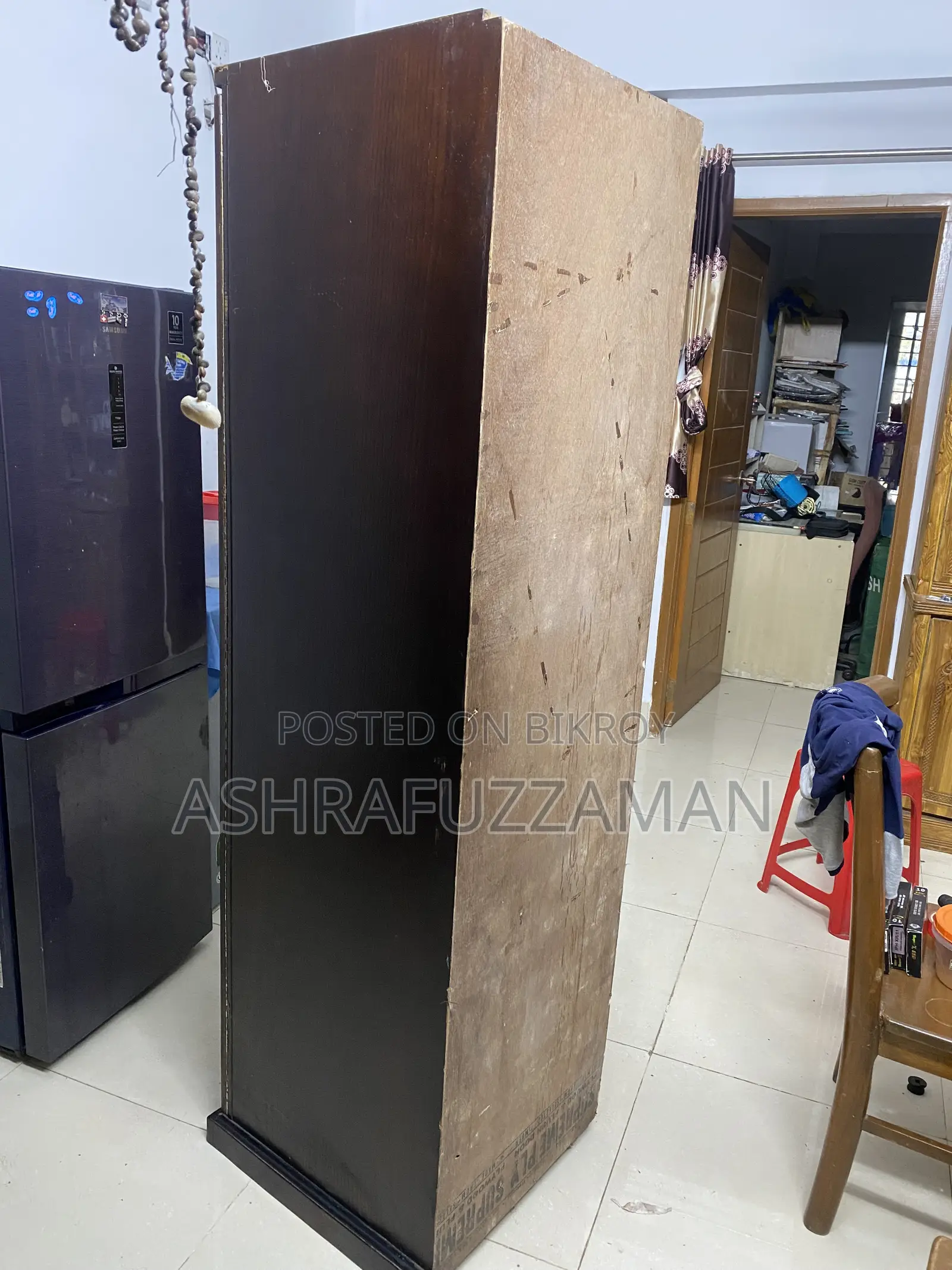 Single Almirah for Keeping Clothes