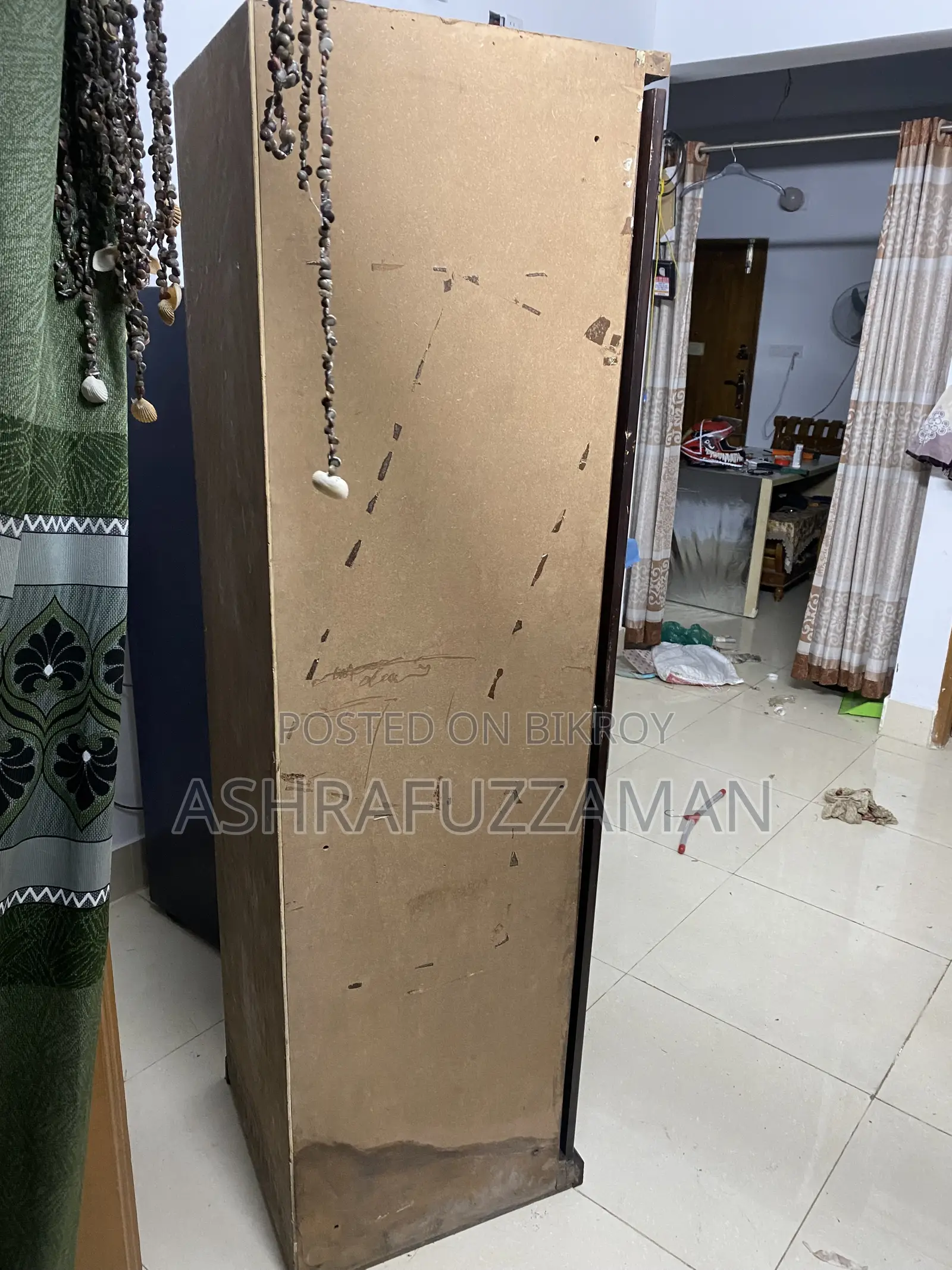 Single Almirah for Keeping Clothes
