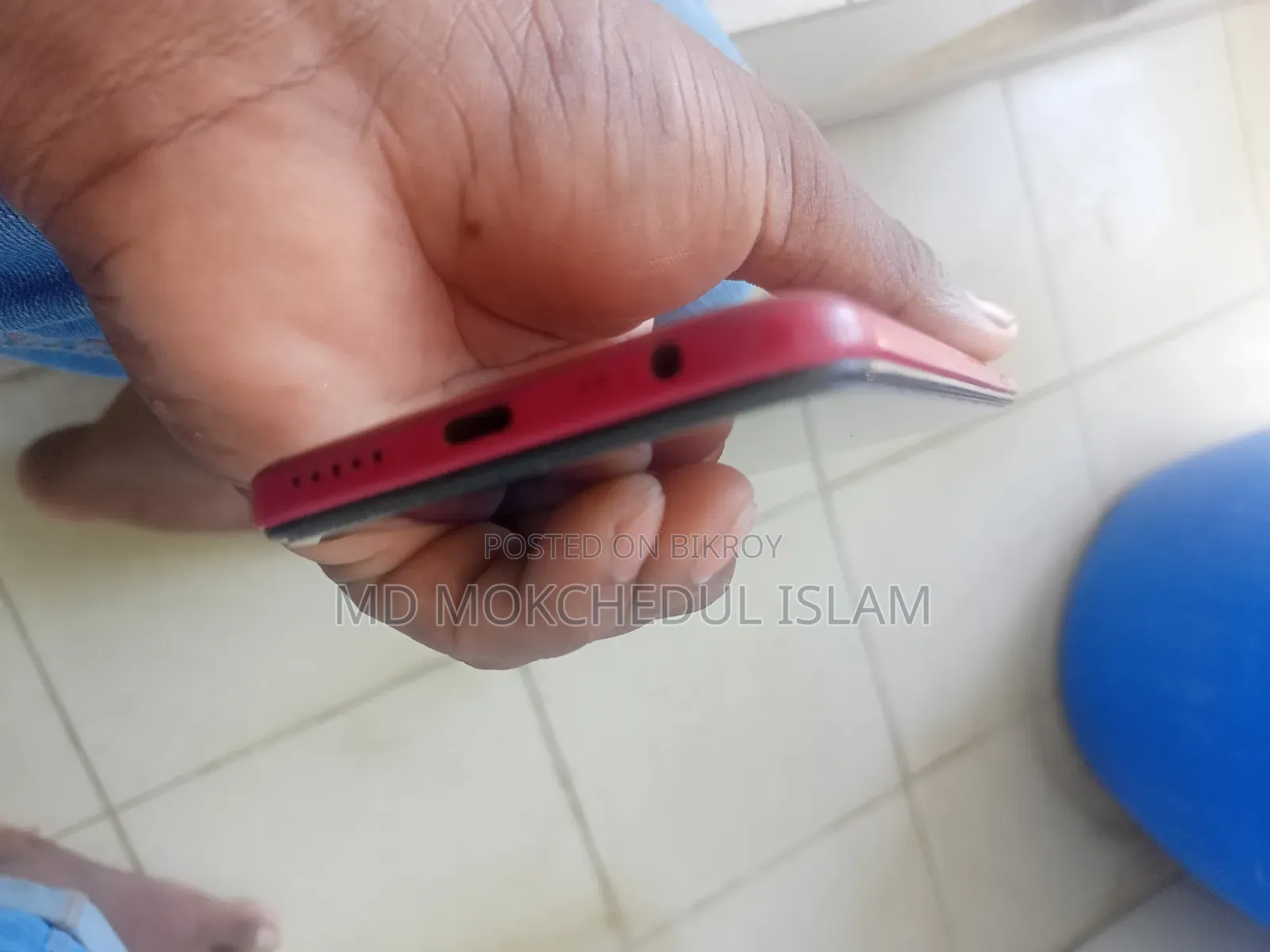 মোবাইল ফোন ৬৪ জিবি লাল