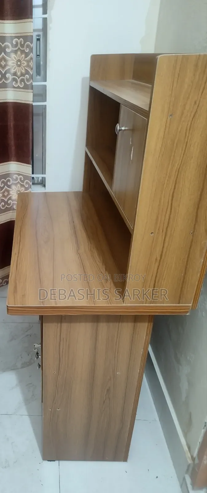 Computer table is completely new. Has not been used.