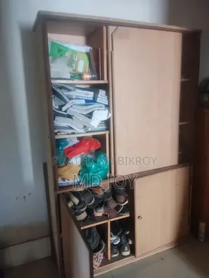 হাফ বুকশেলফ, হাফ জুতার ড্রয়ার