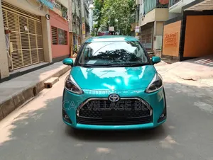Toyota Sienta 2020 Green