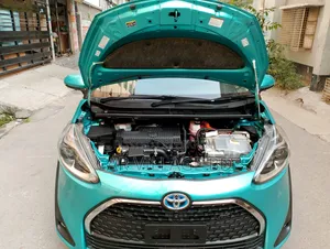 Toyota Sienta 2020 Green
