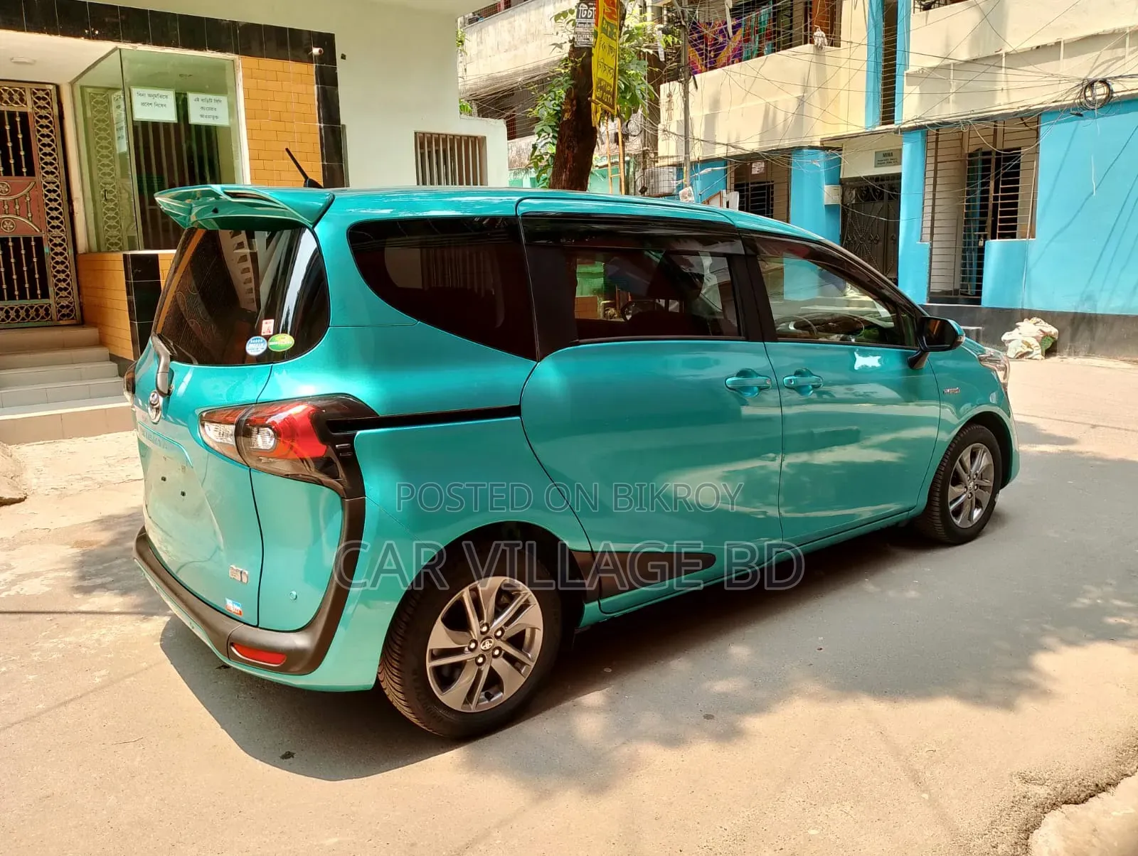 Toyota Sienta 2020 Green