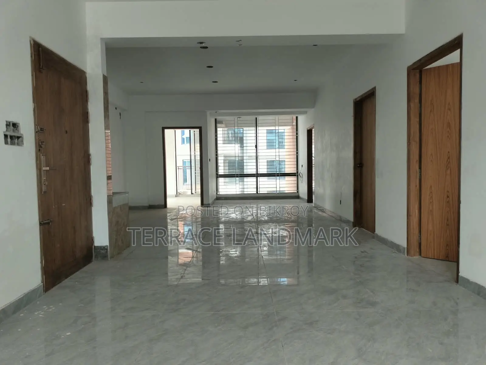 5 Bedroom Apartment in Basundhara for sale
