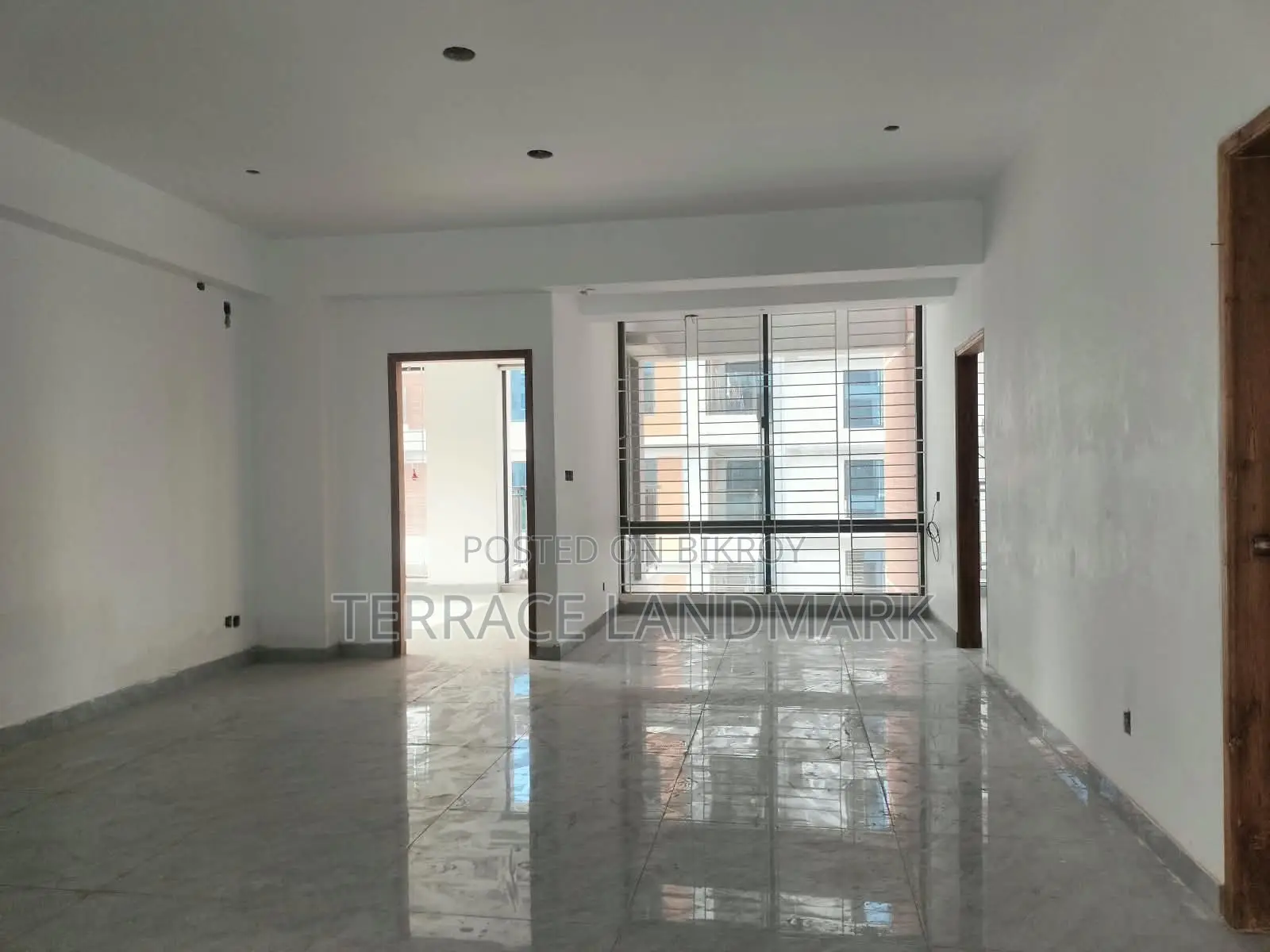 5 Bedroom Apartment in Basundhara for sale