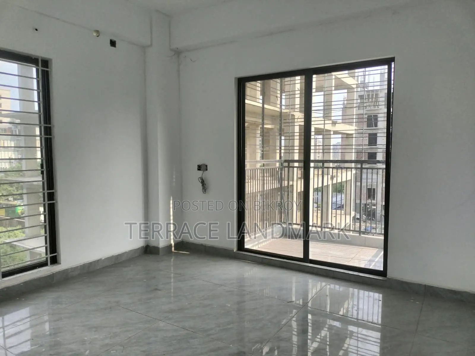 5 Bedroom Apartment in Basundhara for sale