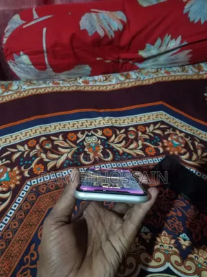 অ্যাপল আইফোন ১১ ১২৮ জিবি হোয়াইট