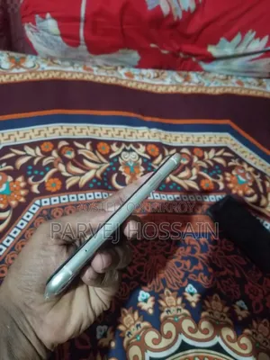 অ্যাপল আইফোন ১১ ১২৮ জিবি হোয়াইট