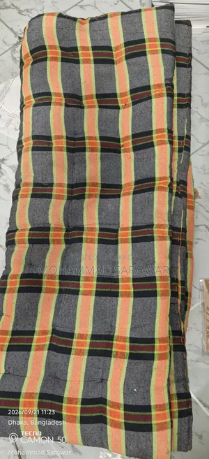 ব্যবহার করা সিঙ্গেল তোষক এক পিস