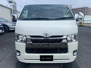 Toyota HiAce 2021 White