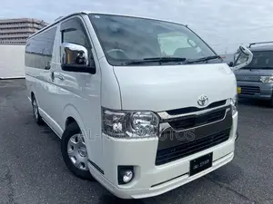 Toyota HiAce 2021 White