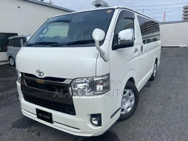 Toyota HiAce 2021 White