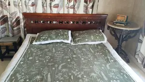 FURNITURE - Queen Size Bed