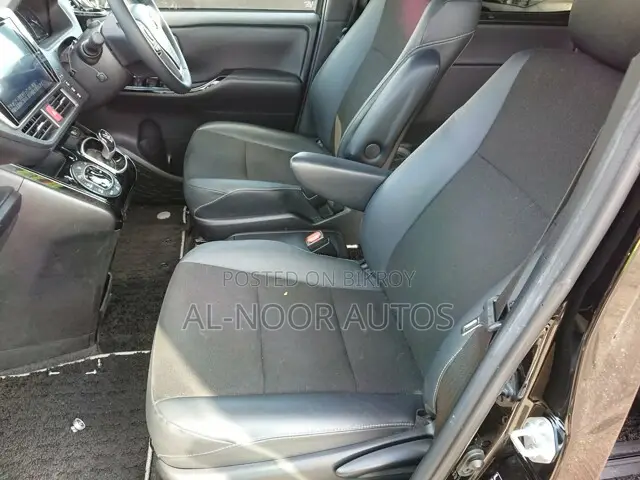 Toyota Noah 2021 Black