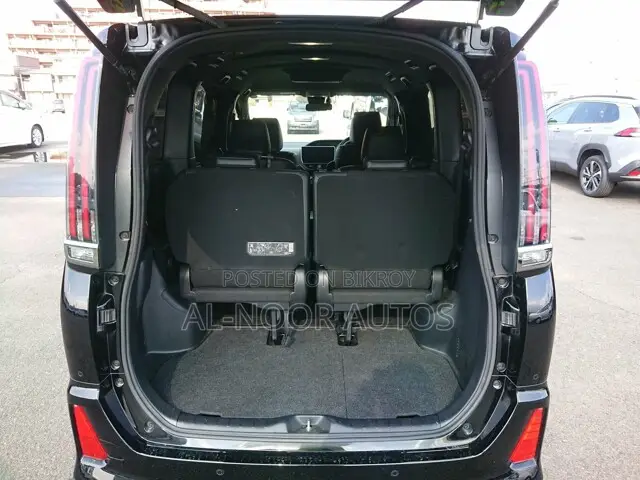 Toyota Noah 2021 Black