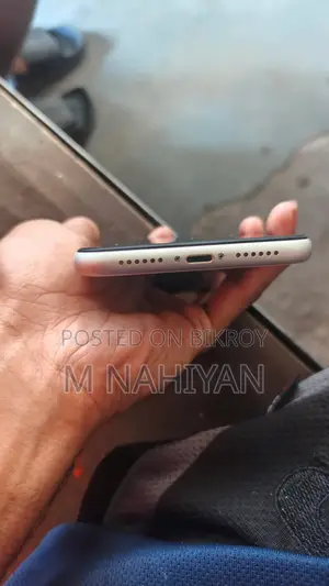 Apple iPhone 11 64 GB White