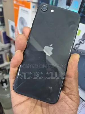 Apple iPhone SE (2020) 128 GB Black