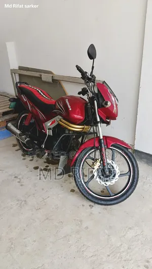 মাহিন্দ্রা সেঞ্চুরো ২০১৭ পিংক