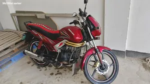 মাহিন্দ্রা সেঞ্চুরো ২০১৭ পিংক