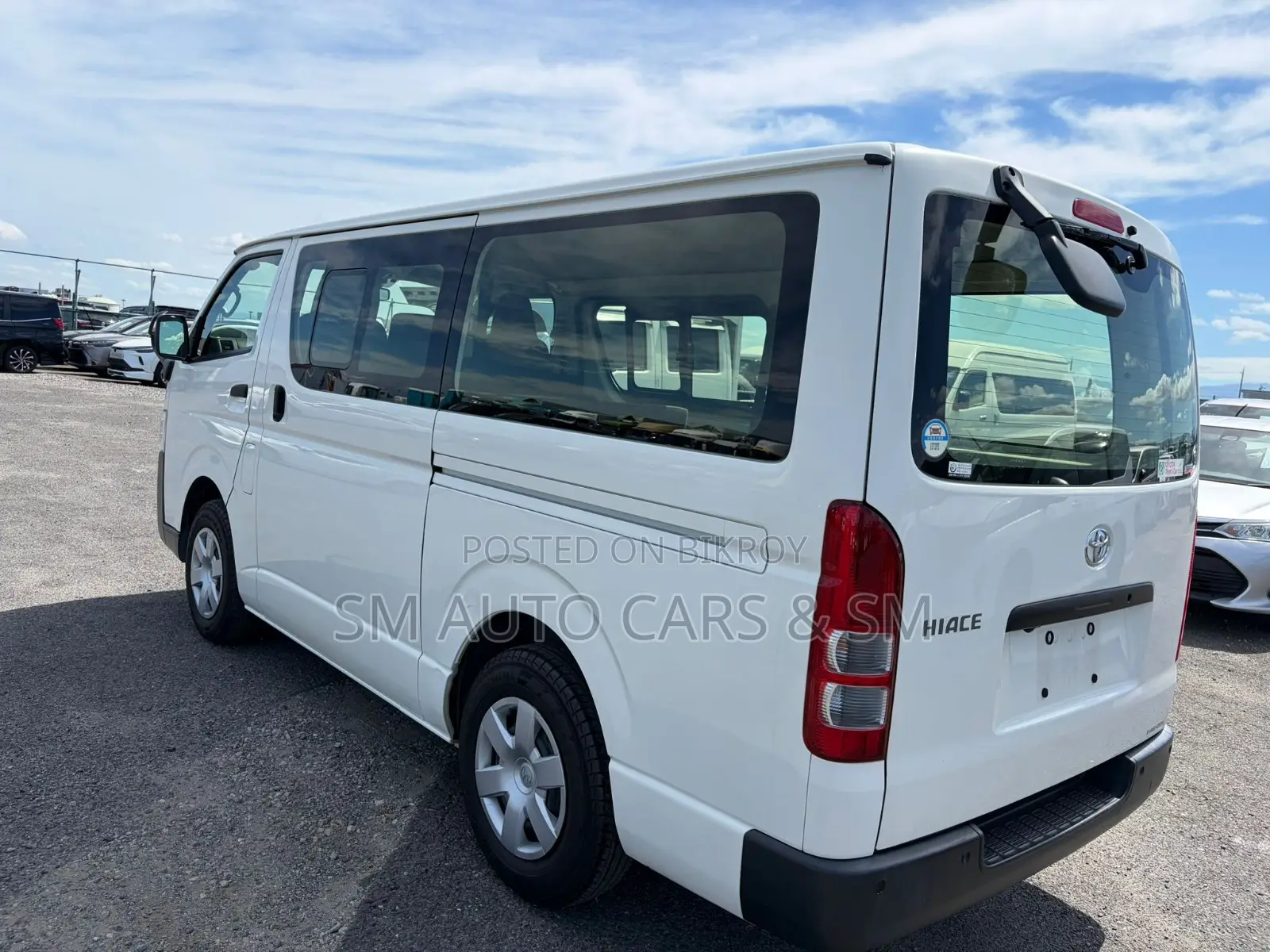 Toyota HiAce 2021 White