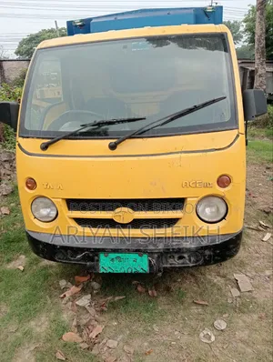টাটা এস ২০১২ হলুদ