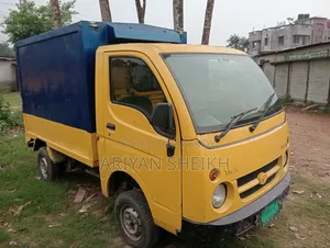 টাটা এস ২০১২ হলুদ