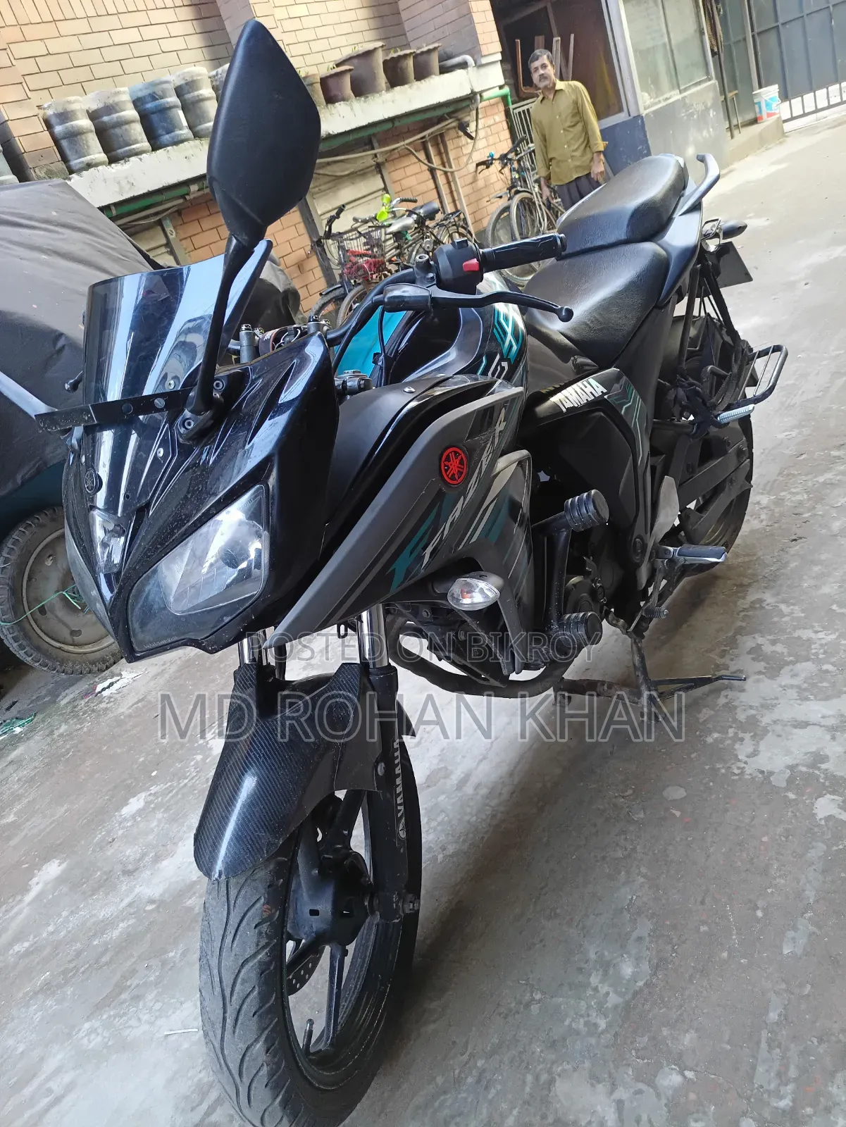 ইয়ামাহা ফেজার ভি২ ২০১৬ কালো