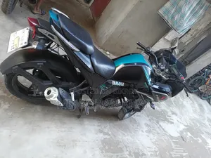 ইয়ামাহা ফেজার ভি২ ২০১৬ কালো