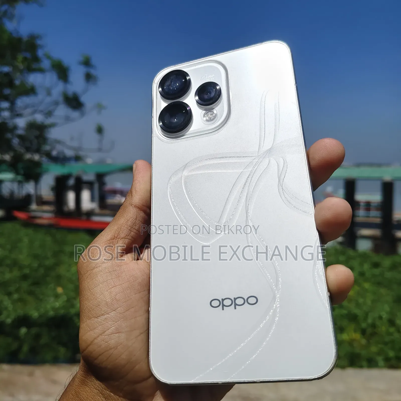 নিউ অপ্পো রেনো ১৫ ৫জি ২৫৬ জিবি হোয়াইট