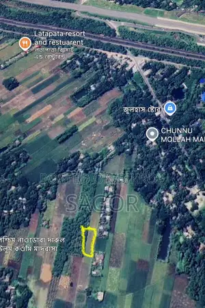 জমির বিবরণ ও পরিমাণ: ৮ কাঠা
