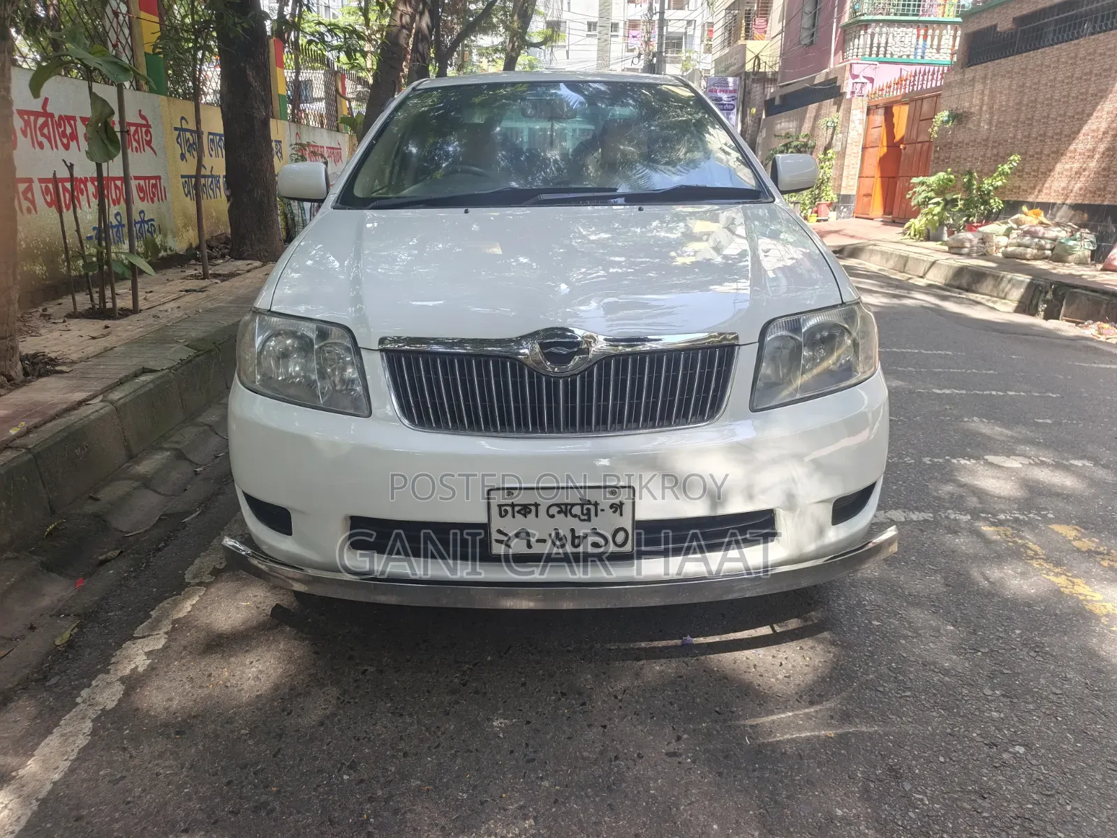 টয়োটা করোল্লা ২০০৪ হোয়াইট