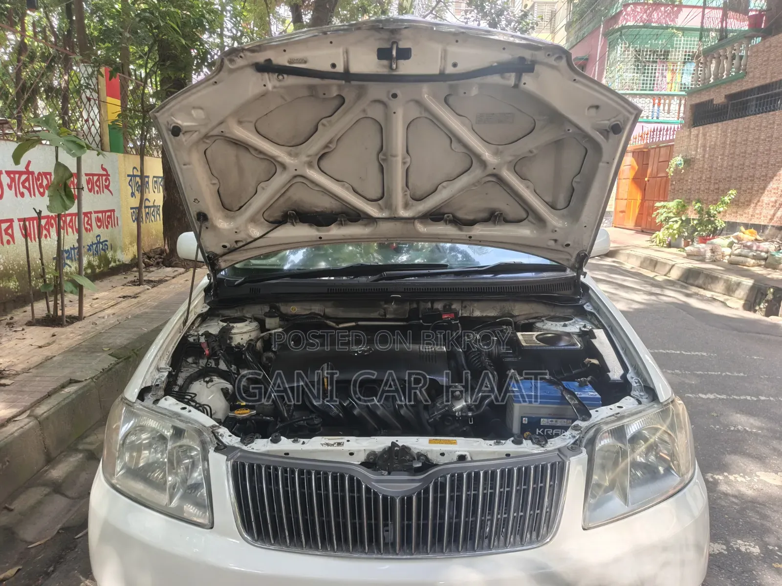 টয়োটা করোল্লা ২০০৪ হোয়াইট